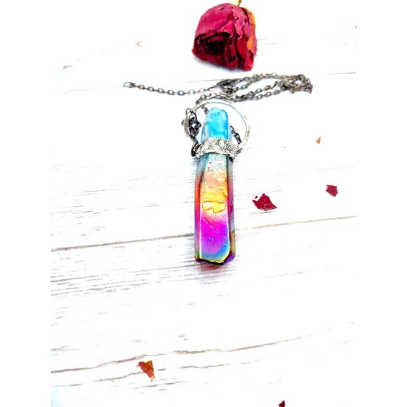 Red and blue aura quartz crystal necklace - Picture 9 of 11